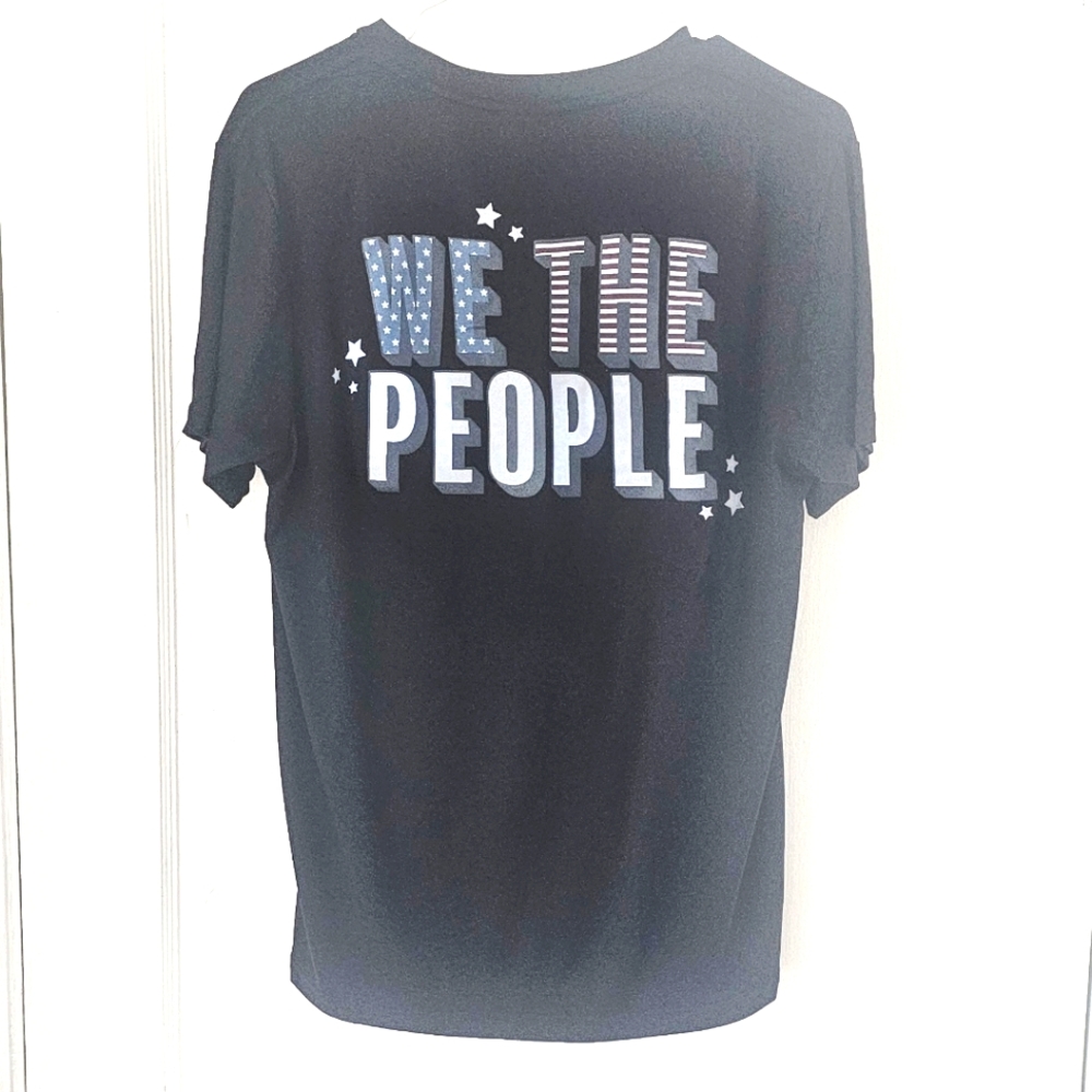 NWT✨️We the People T-shirt